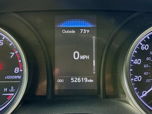 Used 2018 Toyota Camry LE FWD image 9