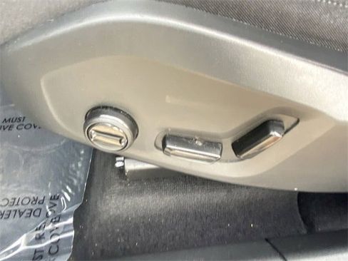 Certified 2023 Volvo XC60 B5 Core w/ Climate Package image 22