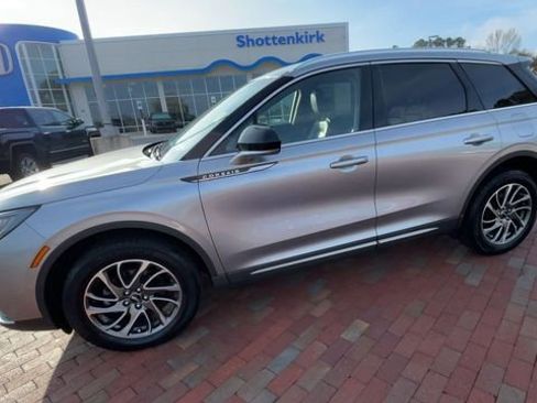 Used 2022 Lincoln Corsair FWD image 6