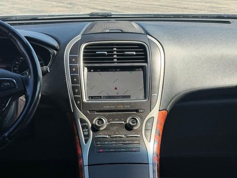 Used 2018 Lincoln MKX Select w/ Select Plus Package FWD image 13