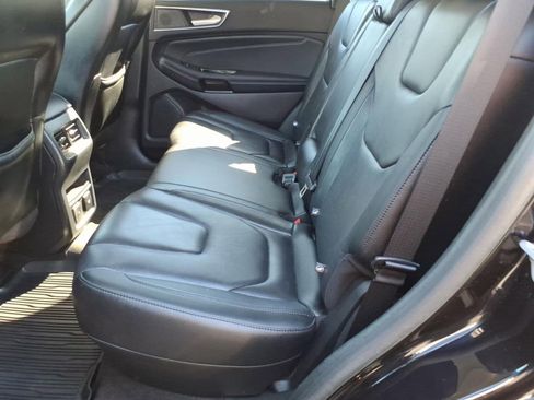 Certified 2019 Ford Edge Titanium w/ Cold Weather Package AWD/4WD image 10