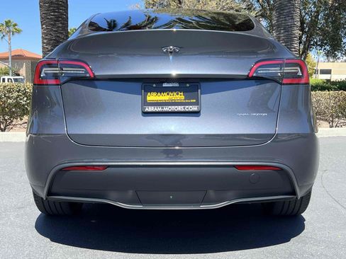 Used 2023 Tesla Model Y Long Range AWD/4WD image 41