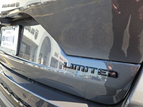 New 2025 Jeep Grand Cherokee Limited w/ Luxury Tech Group II image 10