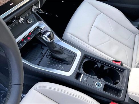 Used 2025 Audi Q3 2.0T Premium Plus w/ Premium Plus Package image 18