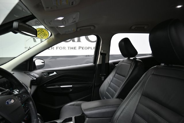 Used 2019 Ford Escape Titanium AWD/4WD image 18