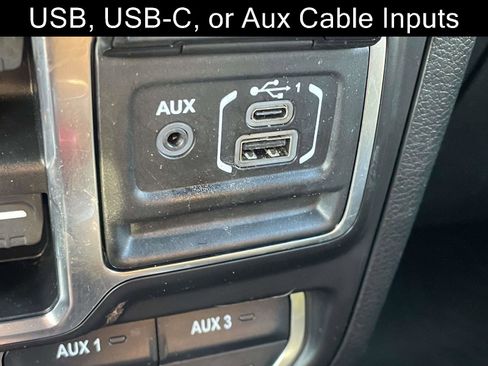 Used 2022 Jeep Wrangler Unlimited Sahara w/ Cold Weather Group image 8