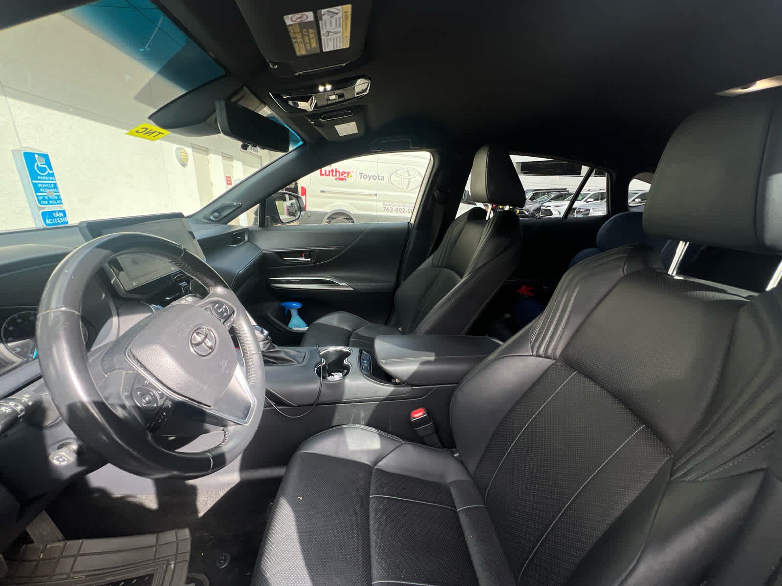 Used 2022 Toyota Venza Limited AWD/4WD image 5
