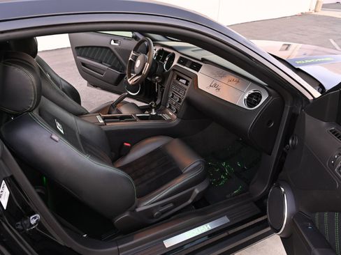 Used 2012 Ford Mustang GT Premium w/ HID Headlamps & Security Pkg image 15