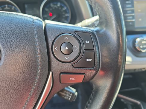 Used 2018 Toyota RAV4 XLE AWD/4WD image 18