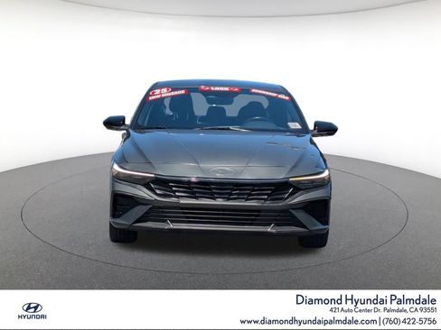 Used 2025 Hyundai Elantra Sport FWD image 2