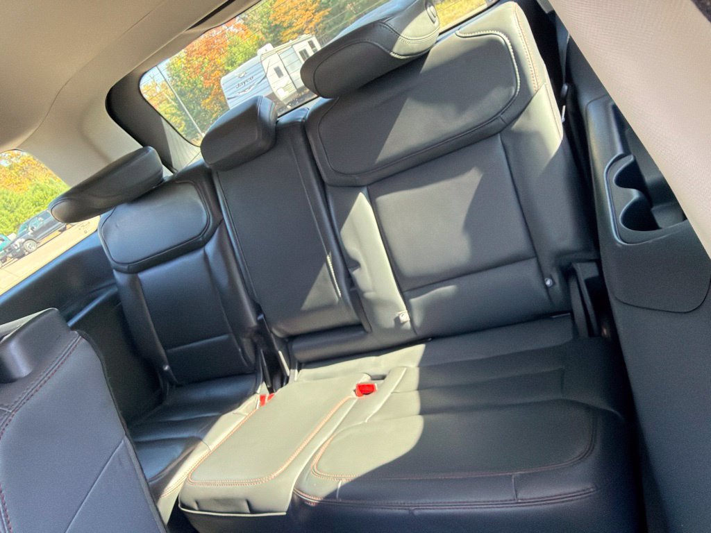Used 2025 Ford Expedition Active AWD/4WD image 8