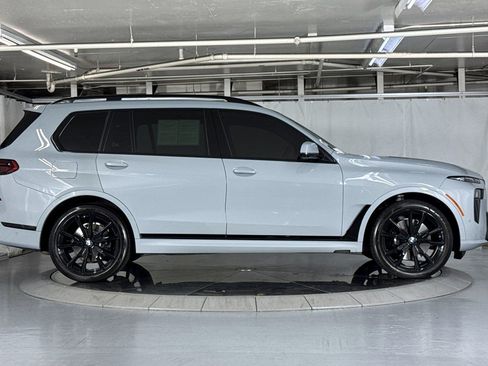 Used 2024 BMW X7 xDrive40i w/ M Sport Package AWD/4WD image 8