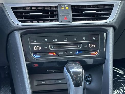 New 2025 Volkswagen Taos SEL image 13