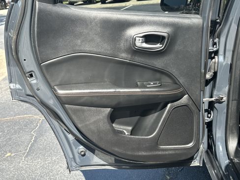 Used 2018 Jeep Compass Limited AWD/4WD image 20