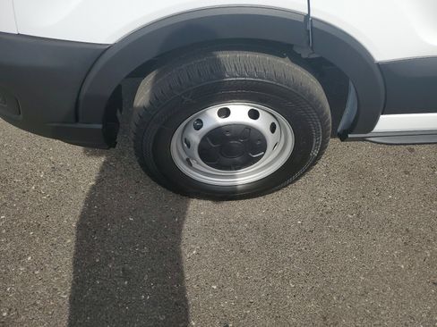 Used 2024 Ford Transit 250 148 Medium Roof image 9