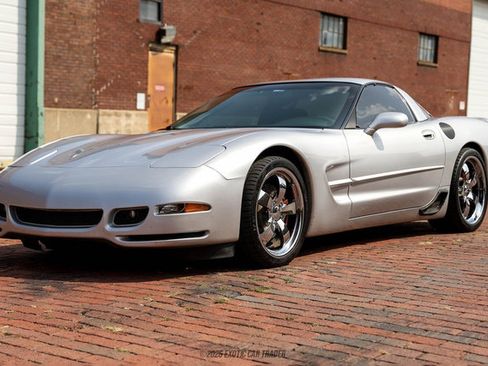 Used 2003 Chevrolet Corvette Coupe RWD image 16