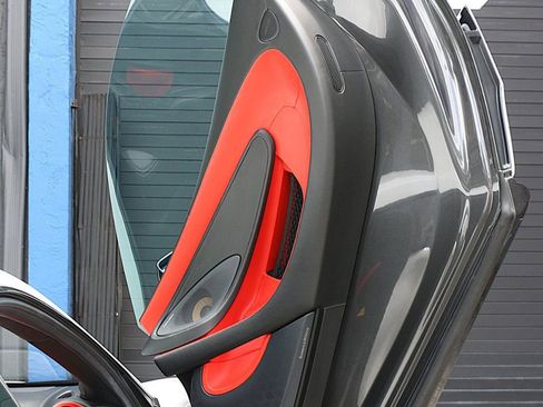 Used 2019 McLaren 600LT RWD image 24