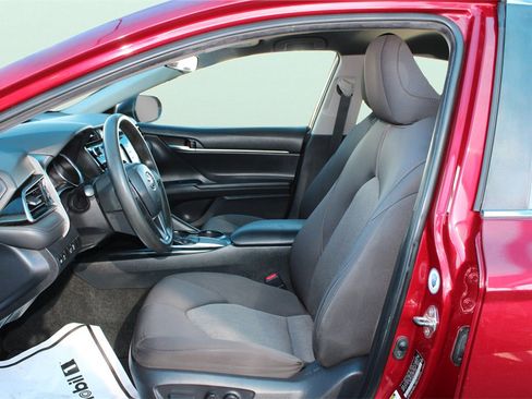 Used 2019 Toyota Camry L image 19