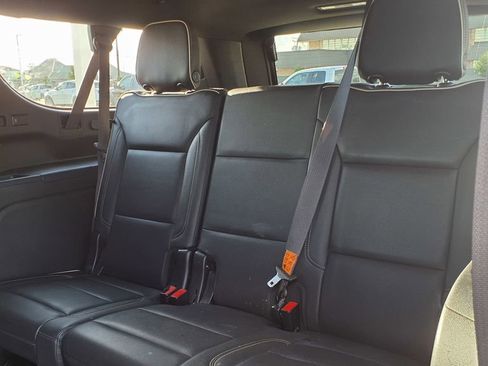 Used 2021 GMC Yukon XL SLT image 18