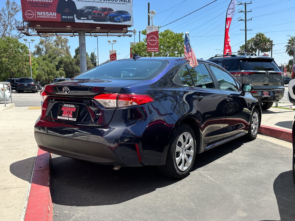 Used 2023 Toyota Corolla LE FWD image 9