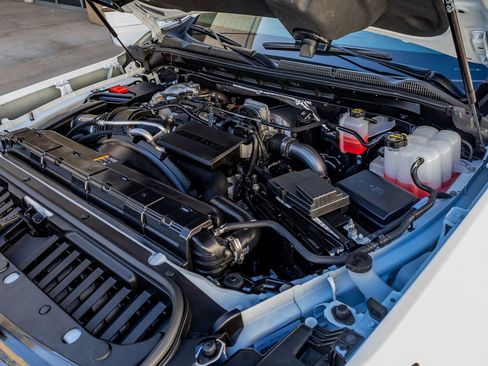 Used 2026 GMC Sierra 3500 Denali Ultimate w/ LPO, Black Badging Package image 39