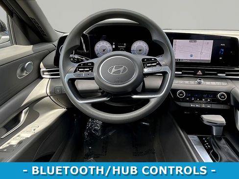 Used 2024 Hyundai Elantra SEL FWD image 8