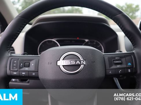 Used 2025 Nissan Rogue SV FWD image 30