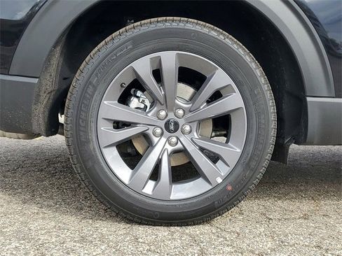 New 2025 Ford Explorer Active w/ Active Comfort Package image 5