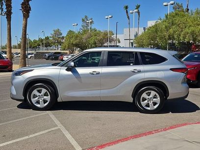 Used 2023 Toyota Highlander LE