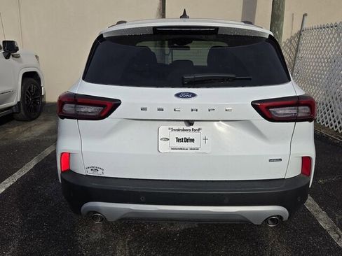 Used 2023 Ford Escape SE image 9