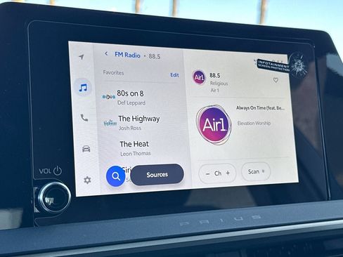 New 2026 Toyota Prius LE FWD image 17