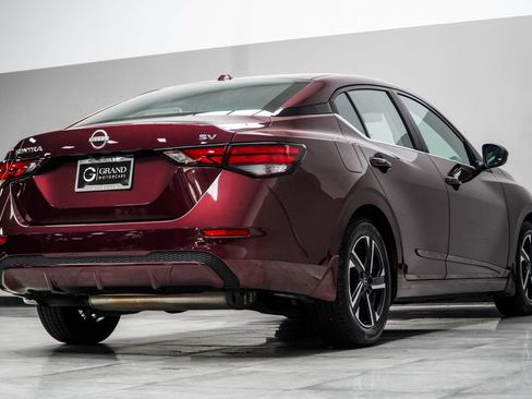Used 2024 Nissan Sentra SV FWD image 12