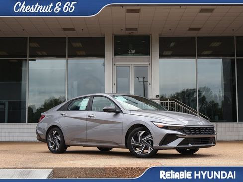 Certified 2025 Hyundai Elantra Sport w/ Cargo Package FWD image 2