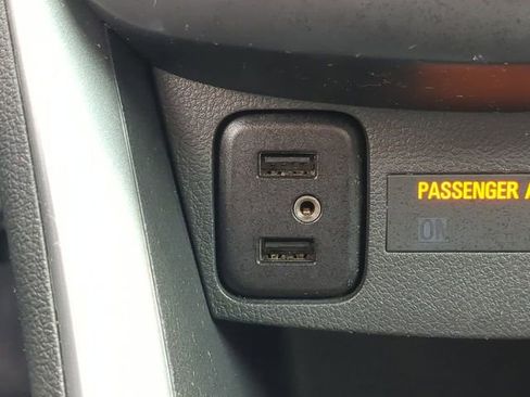 Used 2019 Chevrolet Trax LT w/ LT Convenience Package FWD image 24