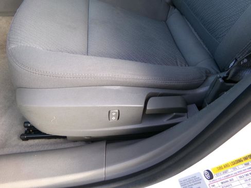 Used 2015 Chevrolet Malibu LS FWD image 13