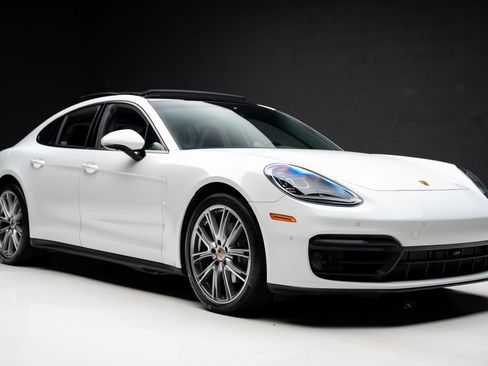 Used 2023 Porsche Panamera 4 AWD/4WD image 91