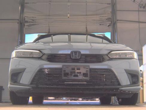 Used 2022 Honda Civic Sport image 3