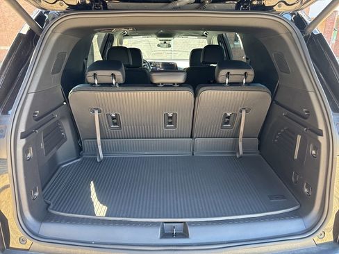 Used 2026 Chevrolet Traverse LT w/ LPO, Floor Liner Package AWD/4WD image 9