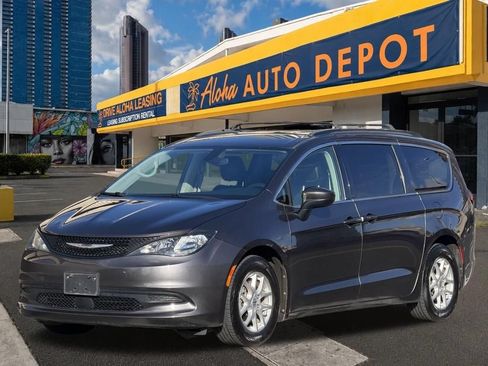 Used 2021 Chrysler Voyager Lxi FWD image 1