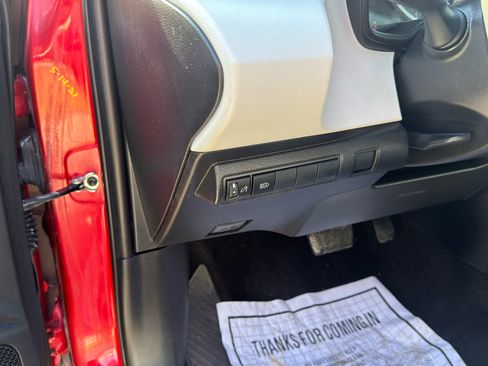 Used 2020 Toyota Corolla SE image 16