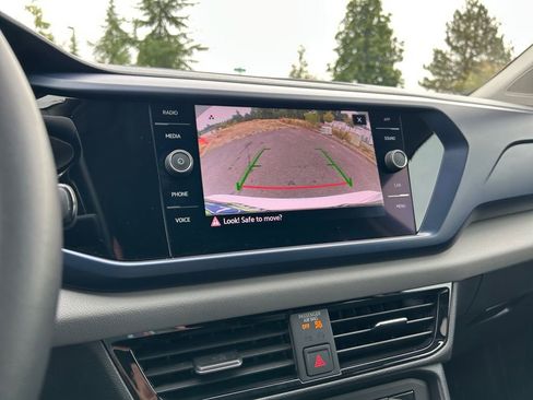 Used 2022 Volkswagen Taos SE image 19