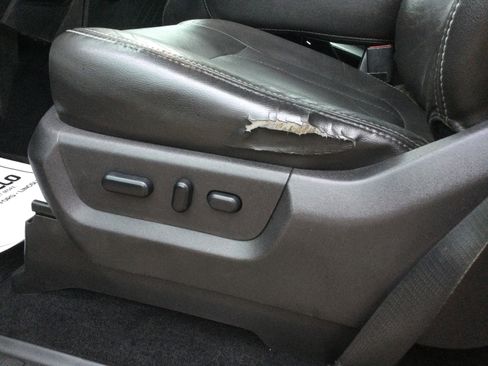 Used 2012 Ford F250 Lariat w/ Lariat Interior Pkg image 8