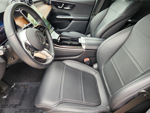 Certified 2025 Mercedes-Benz GLC 300 image 6