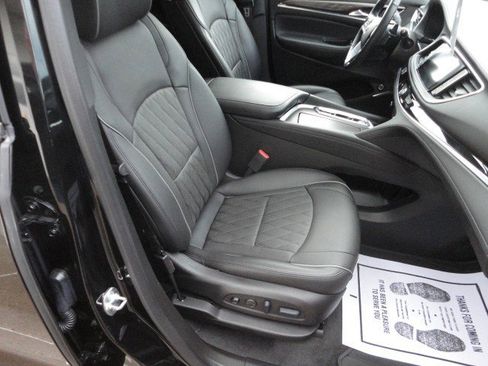 Used 2024 Buick Enclave Avenir w/ Avenir Technology Package image 22