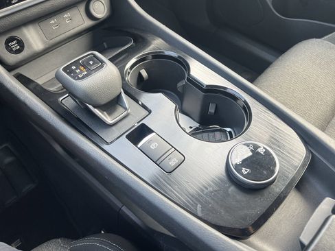 Used 2025 Nissan Rogue SV AWD/4WD image 7
