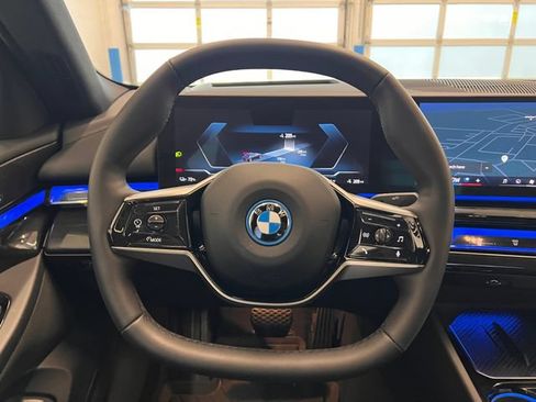 Used 2026 BMW i5 eDrive40 AWD/4WD image 24