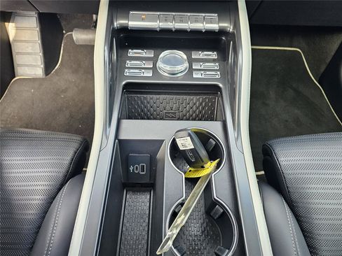 Used 2024 Lincoln Nautilus Reserve w/ Equipment Group 203A AWD/4WD image 26