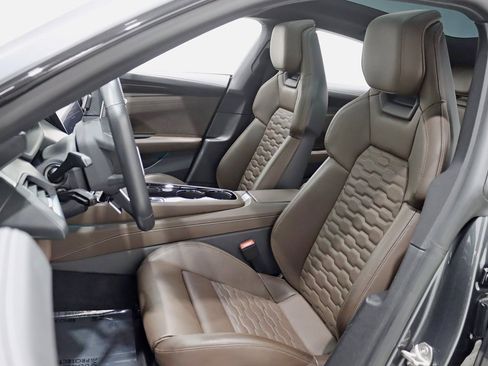 Used 2023 Audi e-tron GT Prestige image 29