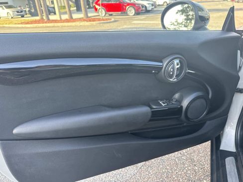 Used 2014 MINI Cooper 2-Door Hardtop image 12