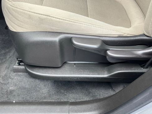 Used 2023 Chevrolet Traverse LS FWD image 20